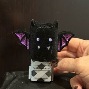 BATH & BODY WORKS BLACK VELVET BAT HALLOWEEN PLUG-IN WALLFLOWERS. 2021 BNWT